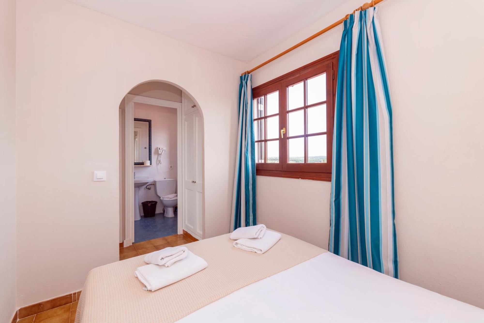 Siesta Mar One Bedroom Apartments Cala En Porter  Екстер'єр фото
